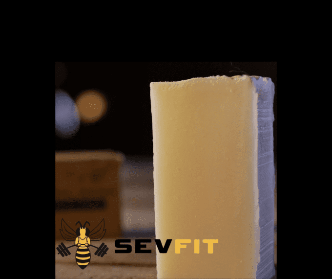 BeeGlow ✾ Sevfit ✾ Savonnerie artisanale du Jura ✾  Shampooing solide bio Ricin & Tea Tree 